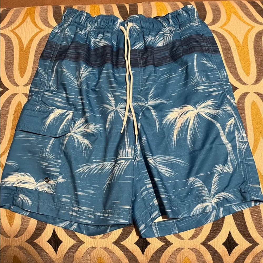 Croft & Barrow Blue and White swim trunks Tropical Design sz small